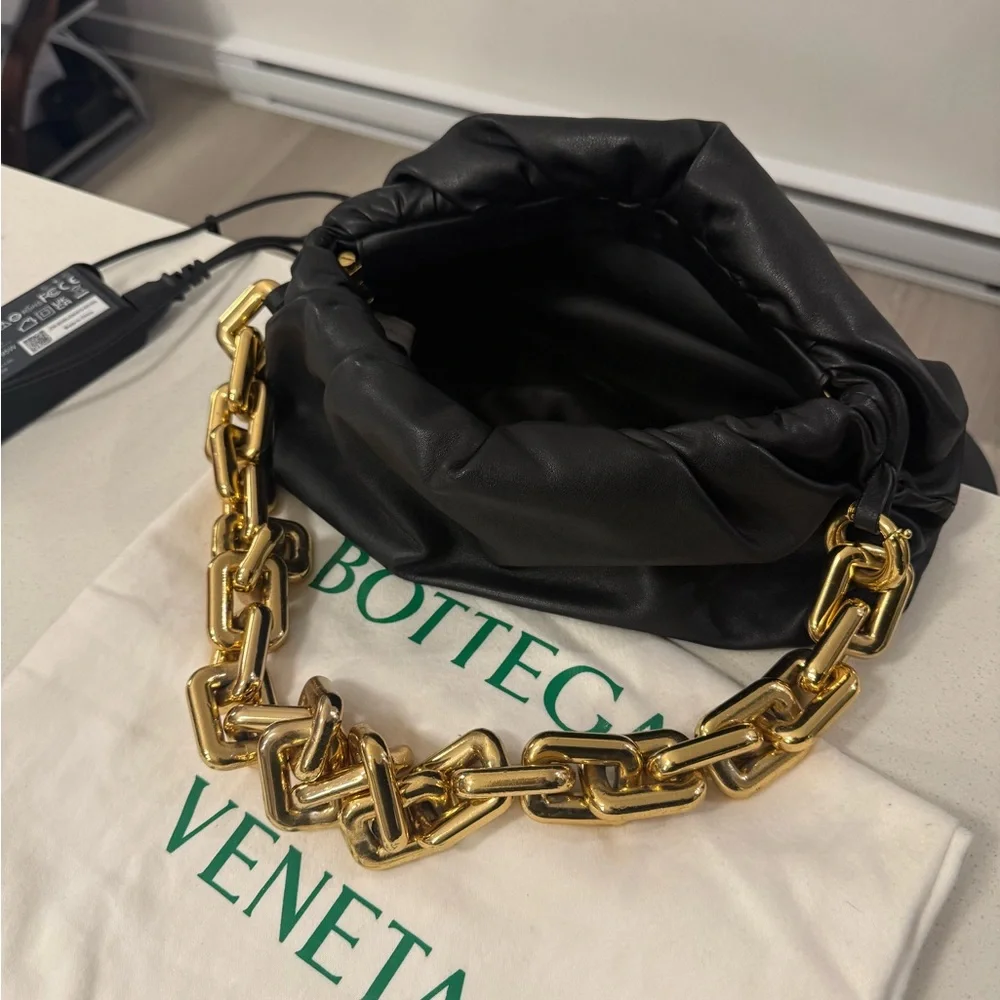 Bottega Veneta Black Leather Bag with Gold Chain - Picture 10 of 13